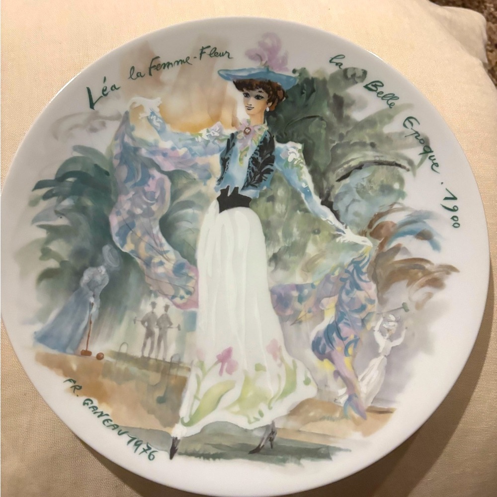 Vintage 1976 D'Arceau Limoges Collectors Plate “Léa la Femme Fleur 1900”